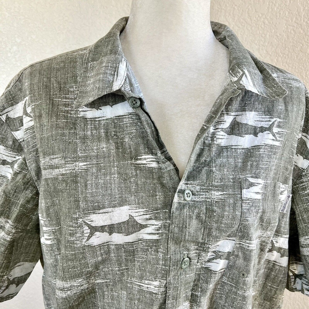 Columbia Men’s Hawaiian Size Medium Short Sleeve Shark Print Shirt Beige Green